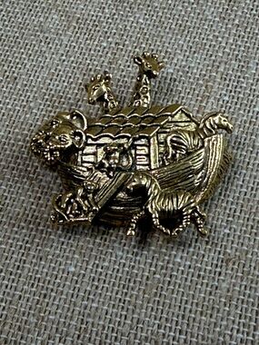 Fashion Jewelry Gold-tone Noah's Ark Animal Brooch